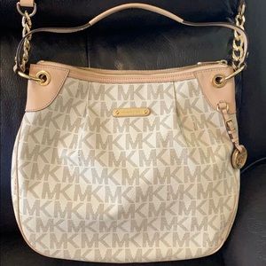 🎀 Michael Kors Crossbody Bag 🎀